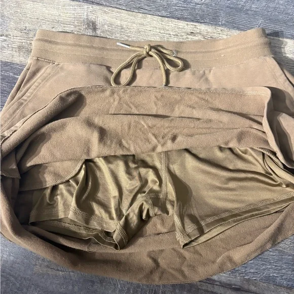 Eddie Bauer Women's Tulip Hem Active Skort Tan Khaki Size M - Picture 6 of 7